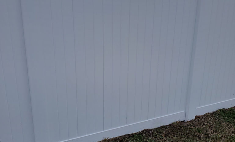 vinyl fence after soft wash cleaning